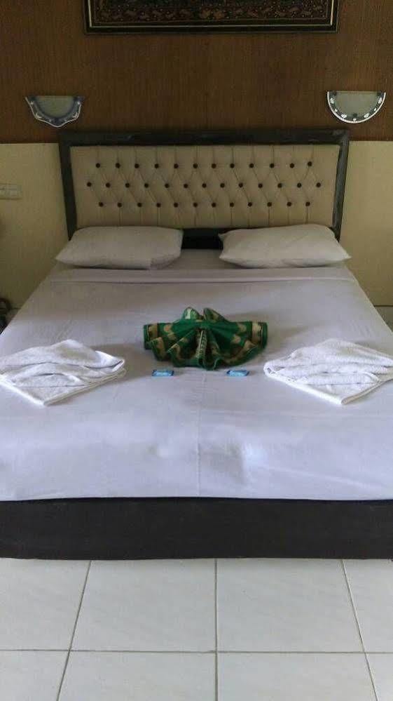 Hotel Yuriko Букіттінгі Екстер'єр фото