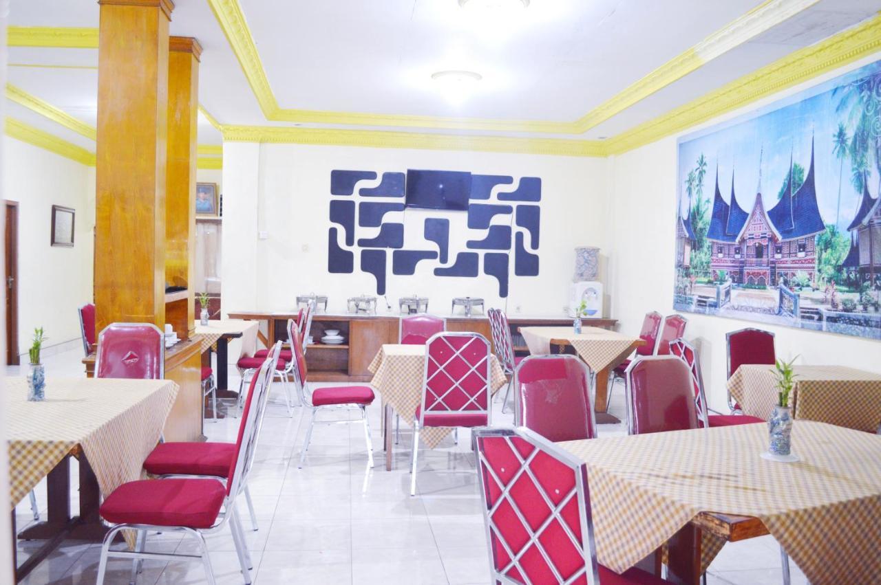 Hotel Yuriko Букіттінгі Екстер'єр фото